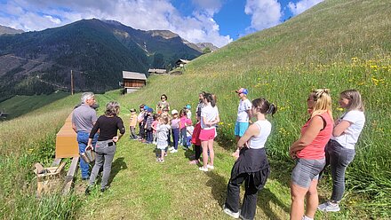 Kindergarten Innervillgraten beim Schulbienenstand Kindergarten Innervillgraten beim Schulbienenstand